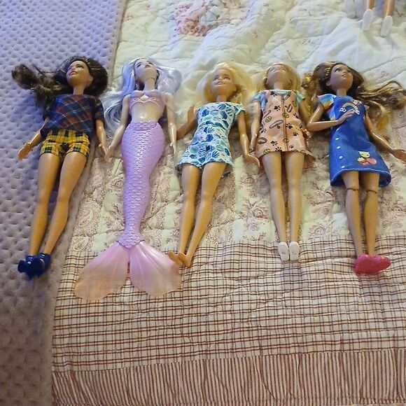 Barbie   - Picture 1 of 3
